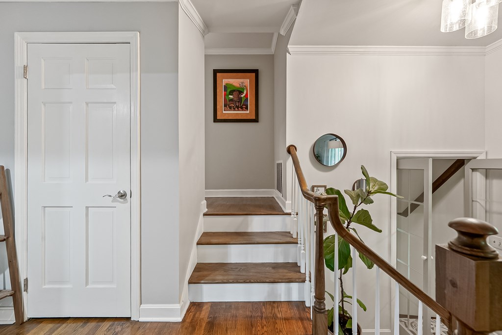 Wytheville, Virginia 24382, United States, 4 Bedrooms Bedrooms, ,3 BathroomsBathrooms,Residential,Pending,134036