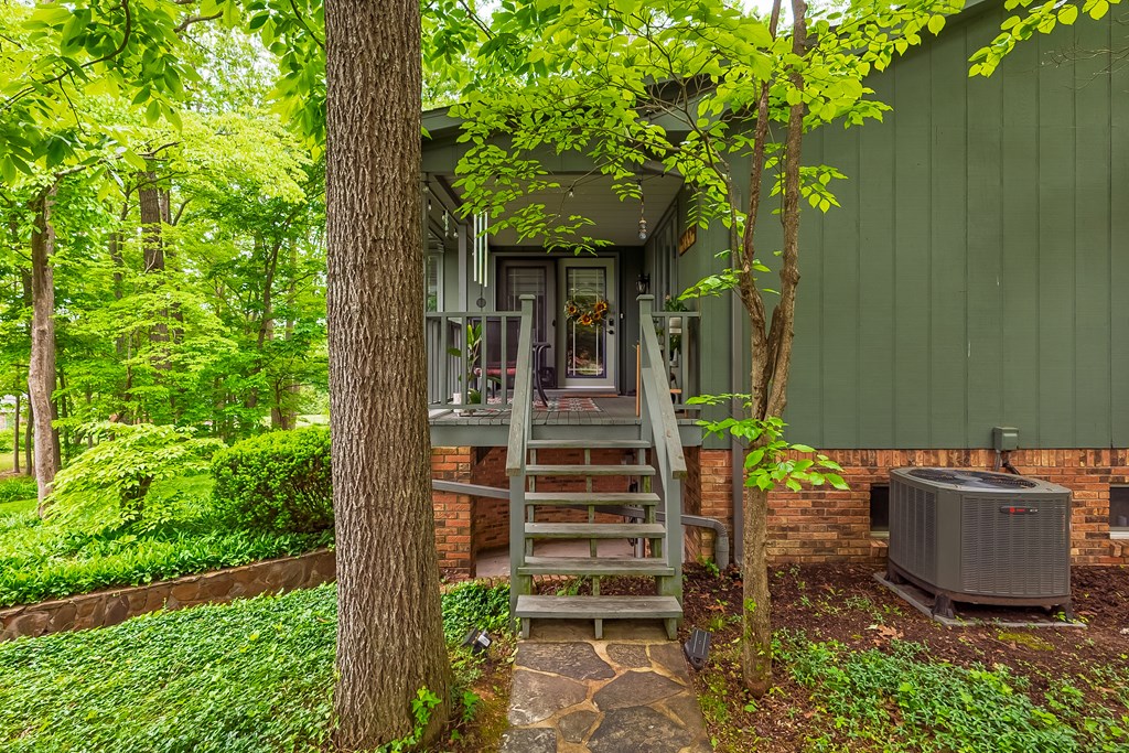 Wytheville, Virginia 24382, United States, 4 Bedrooms Bedrooms, ,3 BathroomsBathrooms,Residential,Pending,134036