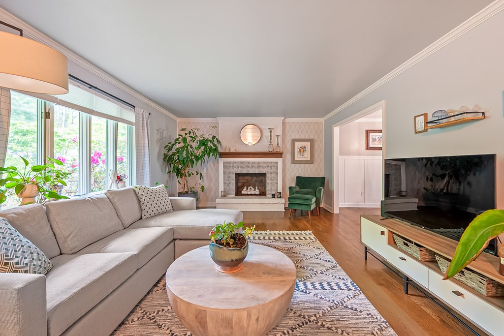 Wytheville, Virginia 24382, United States, 4 Bedrooms Bedrooms, ,3 BathroomsBathrooms,Residential,Pending,134036