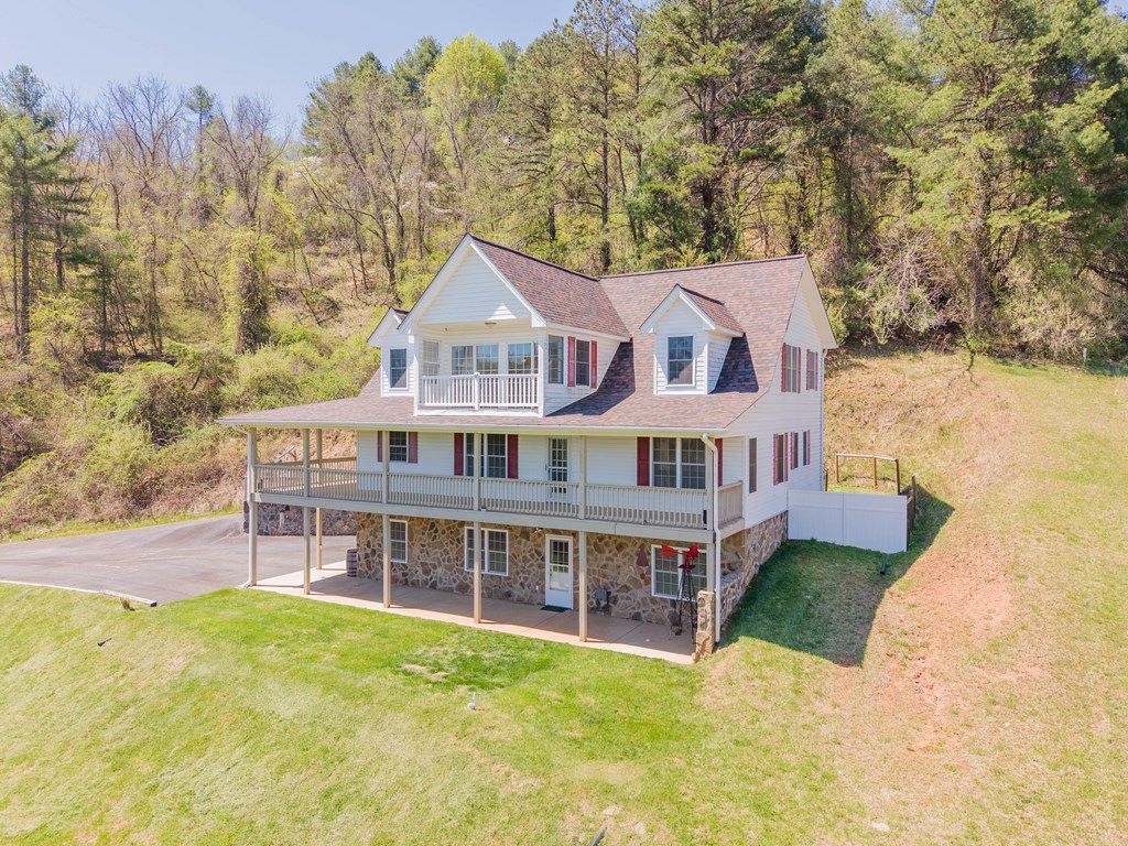 Photo of 4723 Pleasant Grove Rd, Independence, VA 24348 (MLS # 109711)