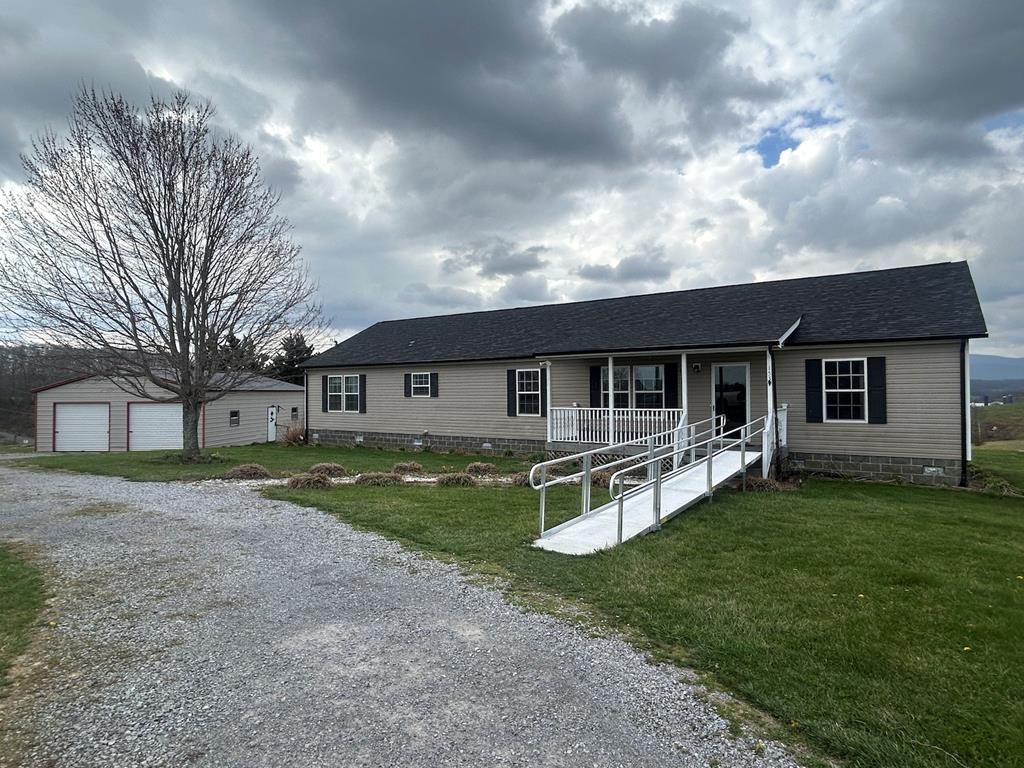 Photo of 153 Pine Glade Rd, Rural Retreat, VA 24368 (MLS # 109458)