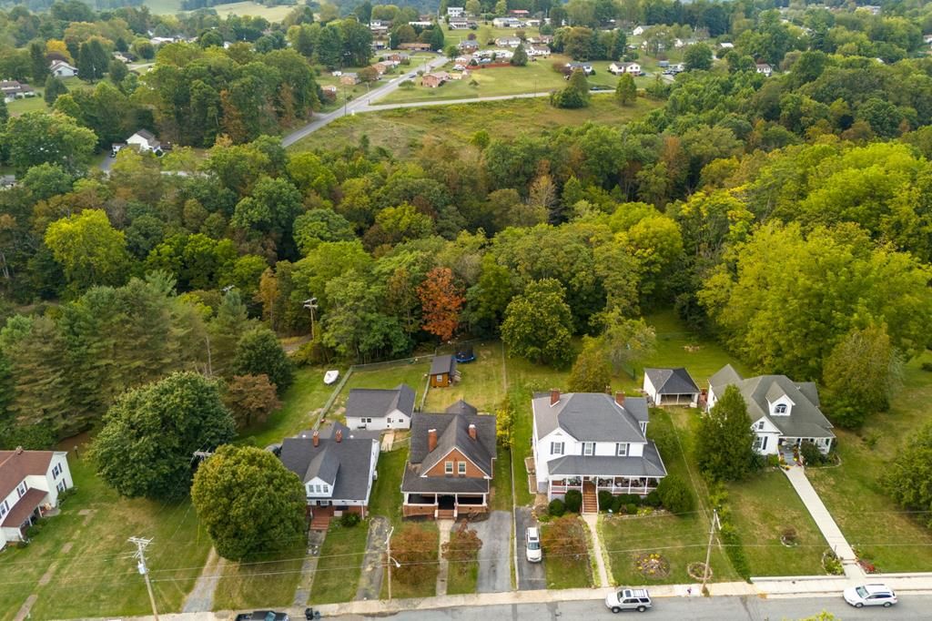 Photo of 407 College Street, Marion, VA 24354 (MLS # 103523)