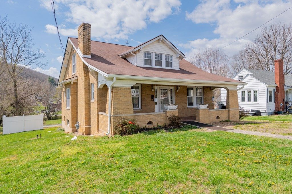 Photo of 775 N 4th St, Wytheville, VA 24382 (MLS # 109476)