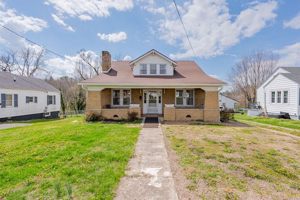 Photo of 775 N 4th St, Wytheville, VA 24382 (MLS # 109476)