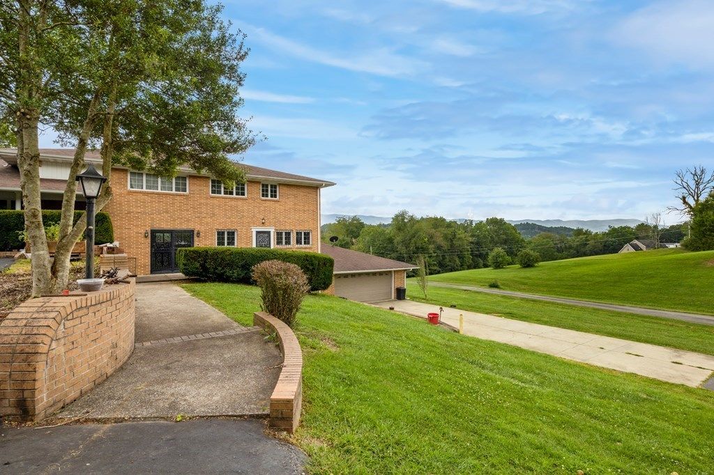 Photo of 299 Drews Lane, Cedar Bluff, VA 24609 (MLS # 104670)