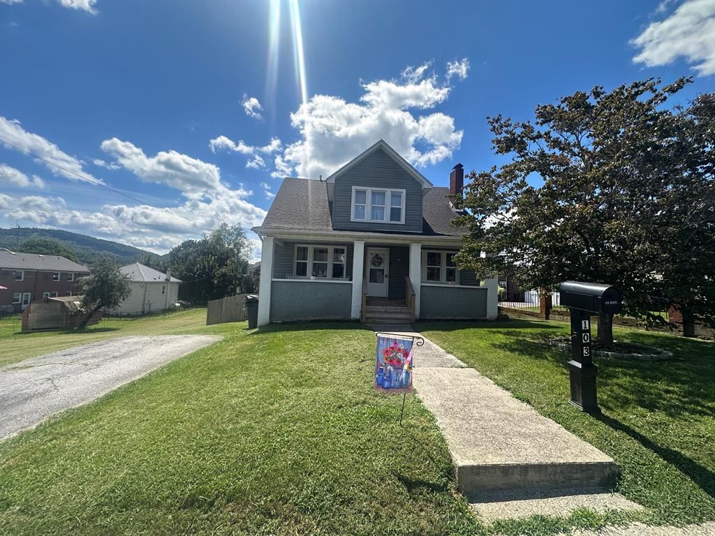 Photo of 103 E Virginia St, Galax, VA 24333 (MLS # 99436)