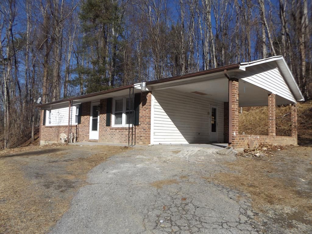 Photo of 98 Spring St, Galax, VA 24333 (MLS # 104374)