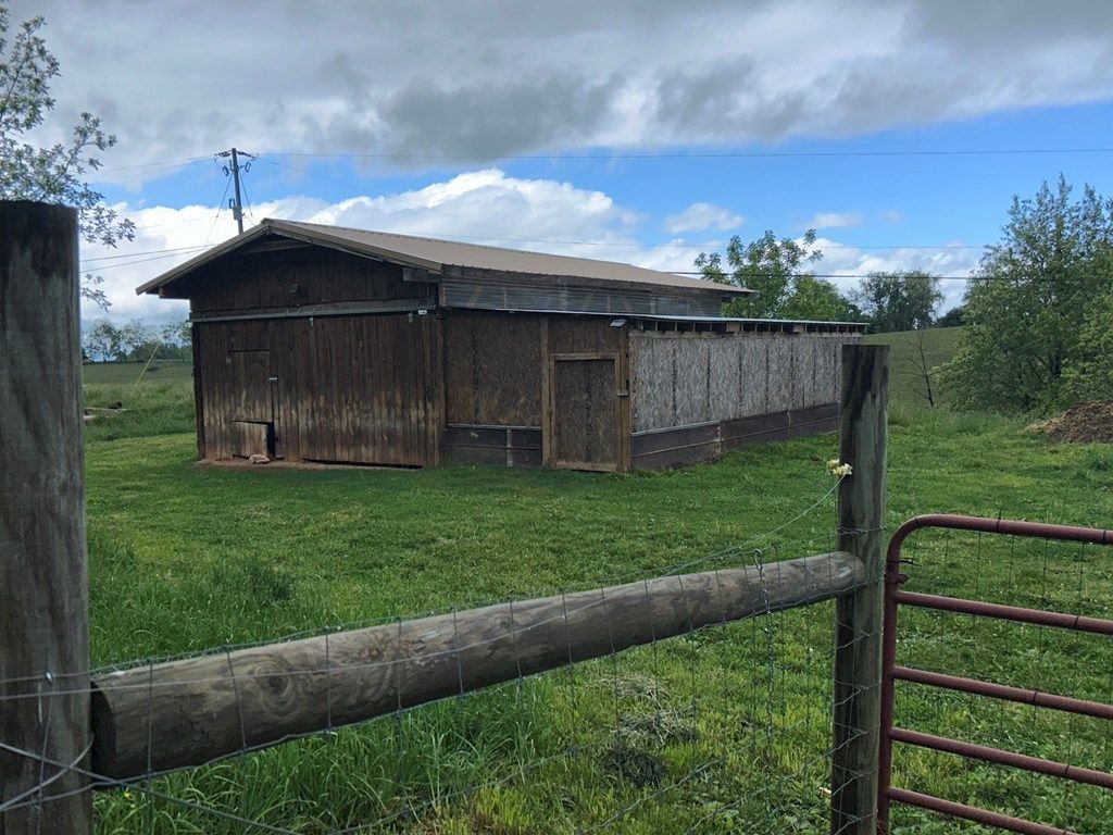 Photo of 654 Spraker Rd, Crockett, VA 24323 (MLS # 110066)