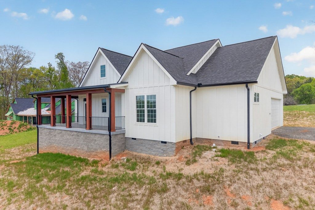 Photo of 99 Moore Ln, Galax, VA 24333 (MLS # 109786)