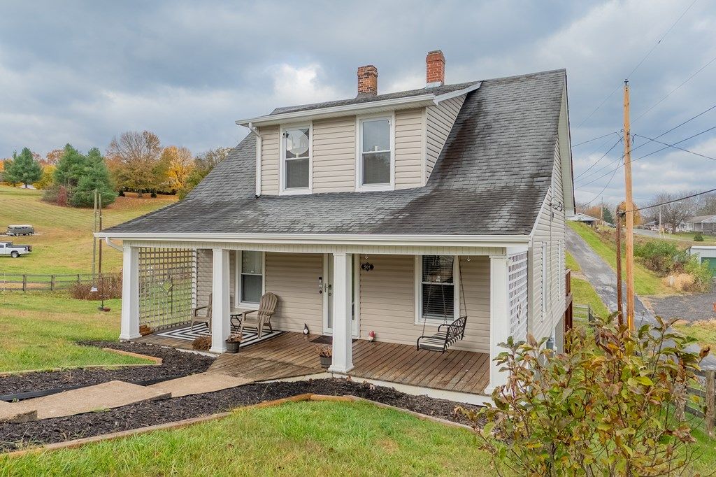 Photo of 501 S Main St, Rural Retreat, VA 24368 (MLS # 104030)