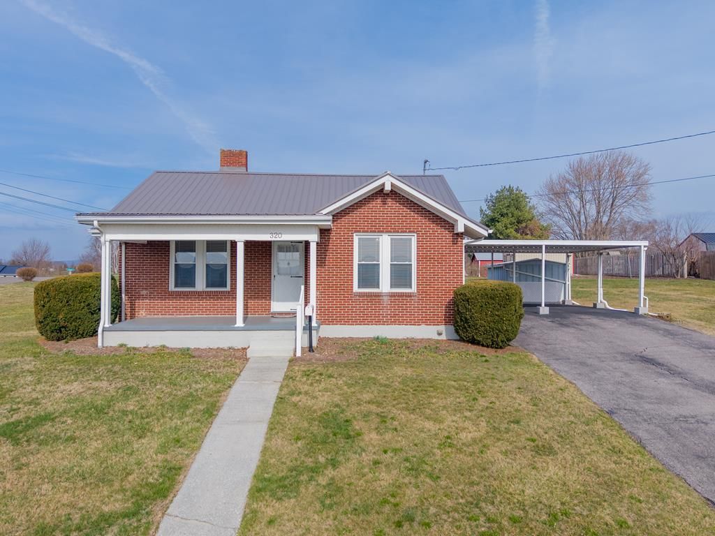Photo of 320 Mountain View Drive, Wytheville, VA 24360 (MLS # 109087)