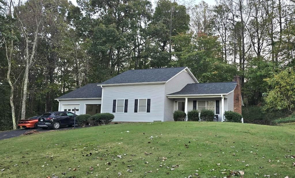 Photo of 149 Sherwood Circle, Ridgeway, VA 24148 (MLS # 103866)