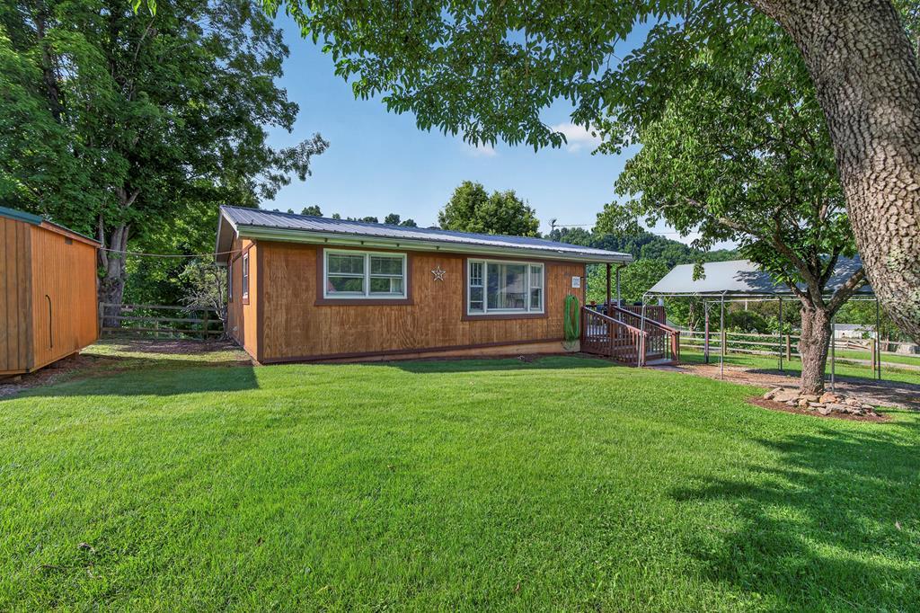 Photo of 194 Autumn Chase Rd, Lebanon, VA 24266 (MLS # 111166)