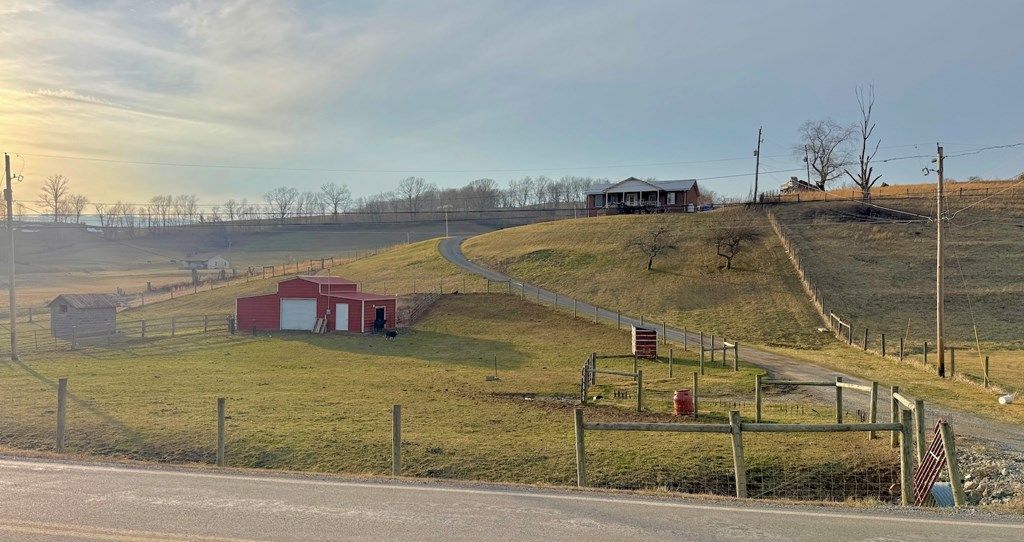 Photo of 108 Meredith Ln, Tazewell, VA 24651 (MLS # 105925)