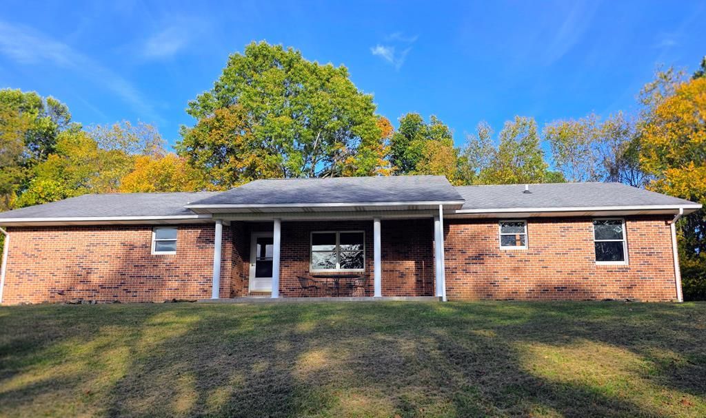 Photo of 412 Yorkshire Road, North Tazewell, VA 24630 (MLS # 104055)
