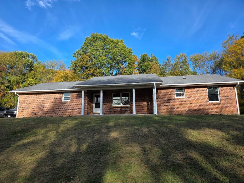 Photo of 412 Yorkshire Road, North Tazewell, VA 24630 (MLS # 104055)