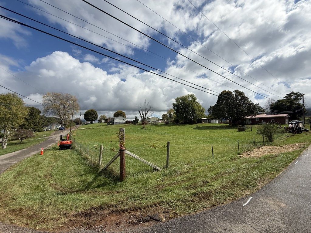 Photo of TBD Jones Dr #7-11, Lebanon, VA 24266 (MLS # 103709)