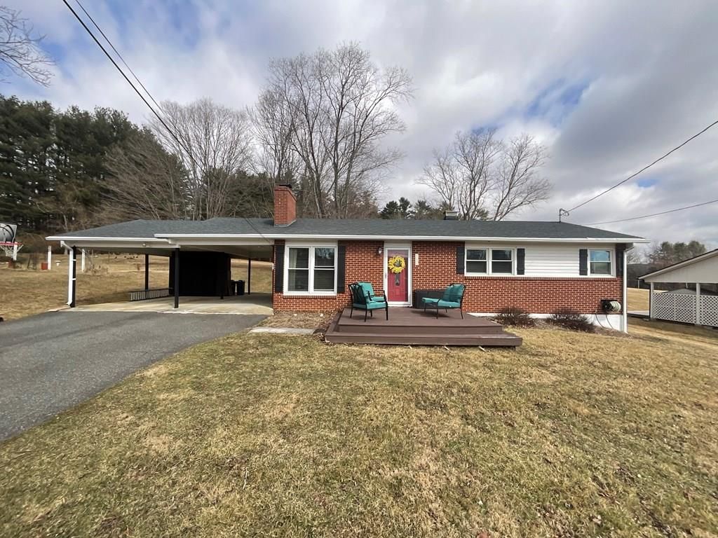 Photo of 329 Hill St, Hillsville, VA 24343 (MLS # 105889)