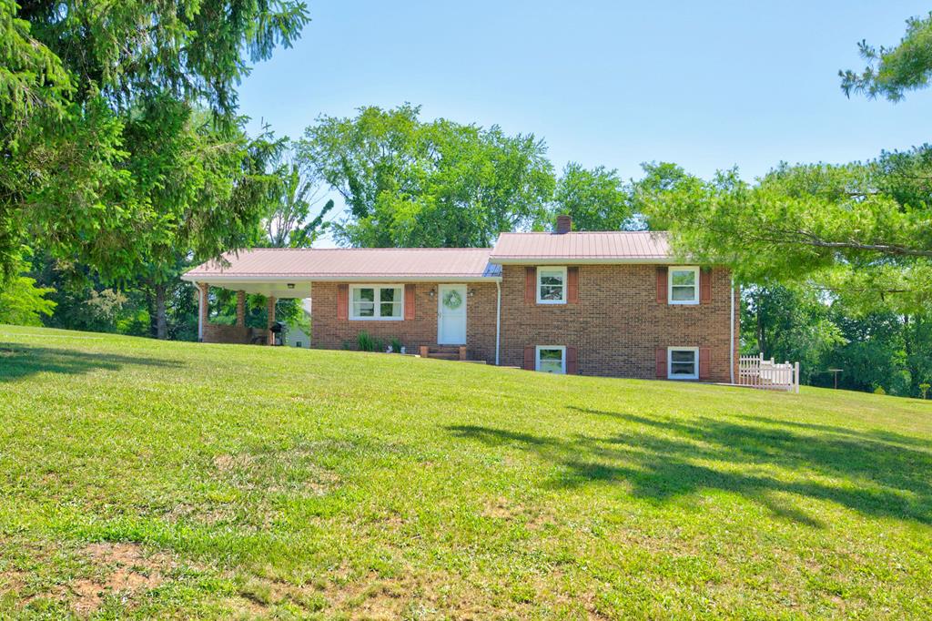 Photo of 206 Briarwood Lane, Rural Retreat, VA 24368 (MLS # 110626)