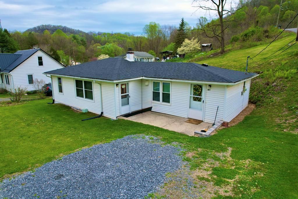 Photo of 196 S 196 Severt St, Marion, VA 24354 (MLS # 109608)