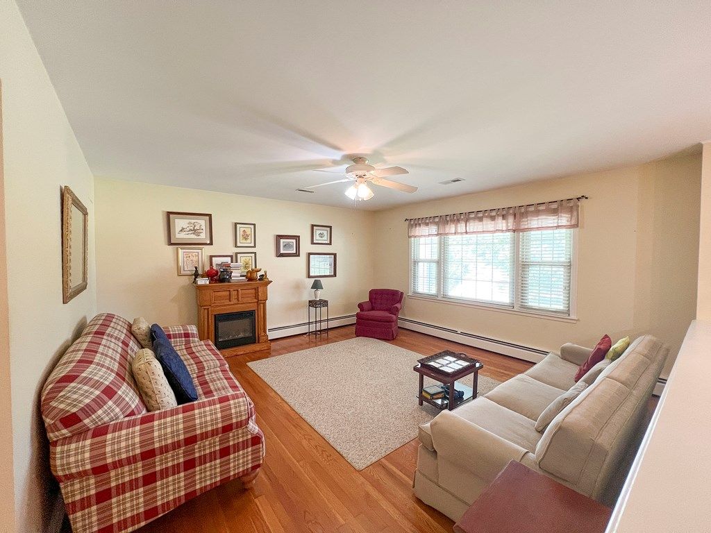 Photo of 101 Robinhood Rd, Galax, VA 24333 (MLS # 102988)