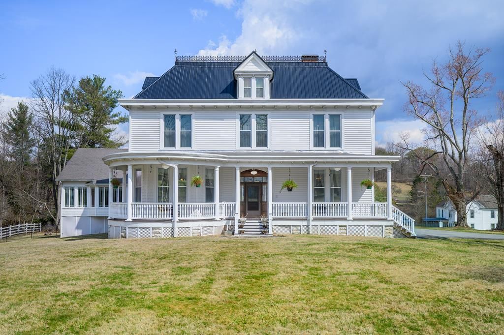 Photo of 639 Tower Street, Tazewell, VA 24651 (MLS # 109105)