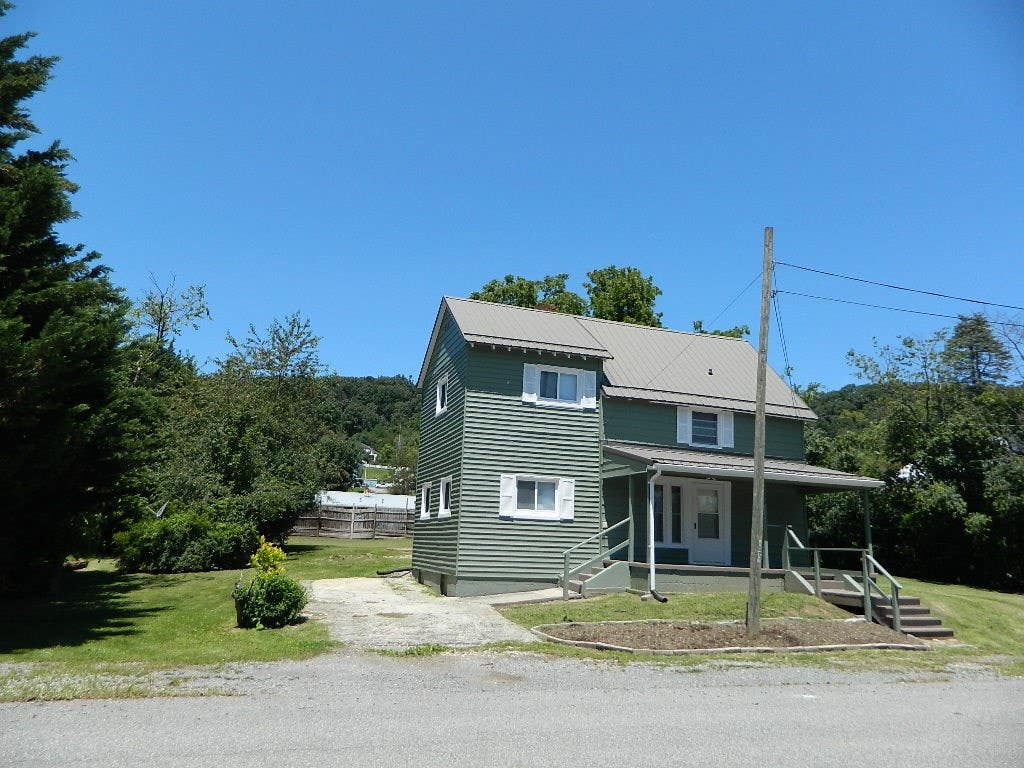 Photo of 1330 West Pine, Wytheville, VA 24382 (MLS # 111274)
