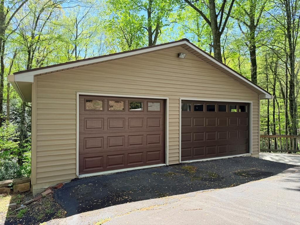 Photo of 219 Otter Creek Trl, Fancy Gap, VA 24328 (MLS # 109875)