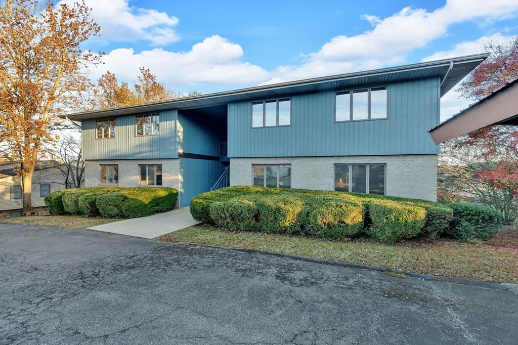 Photo of 956 956 Maiden St, Abingdon, VA 24210 (MLS # 104255)