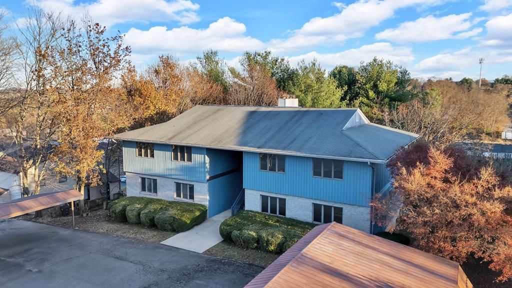 Photo of 956 956 Maiden St, Abingdon, VA 24210 (MLS # 104255)