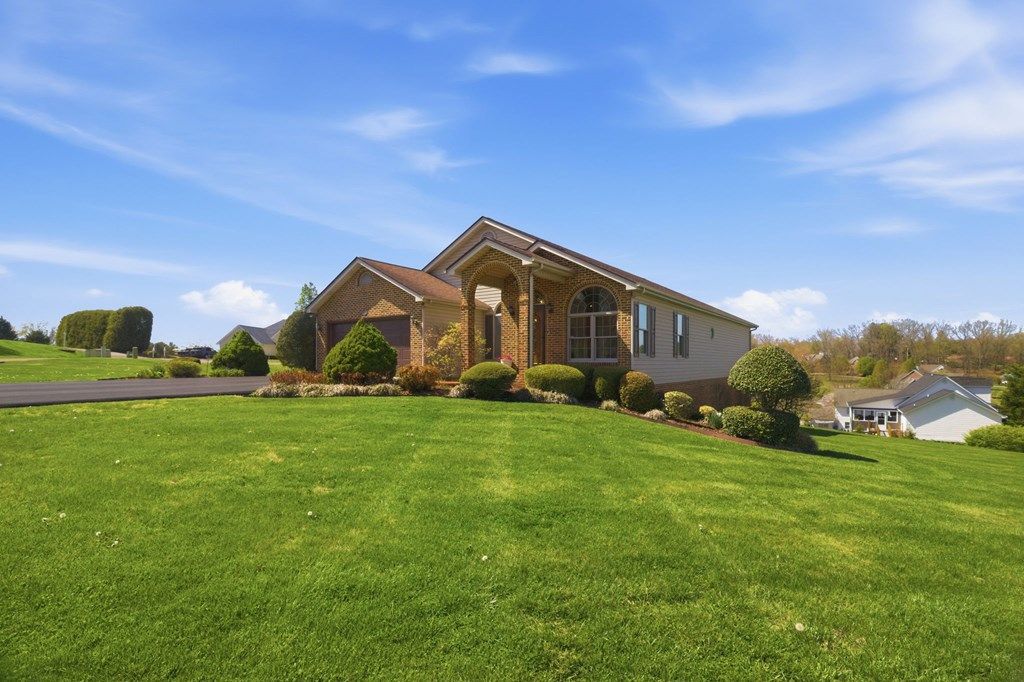 Photo of 19048 Sterling Dr, Abingdon, VA 24211 (MLS # 109604)