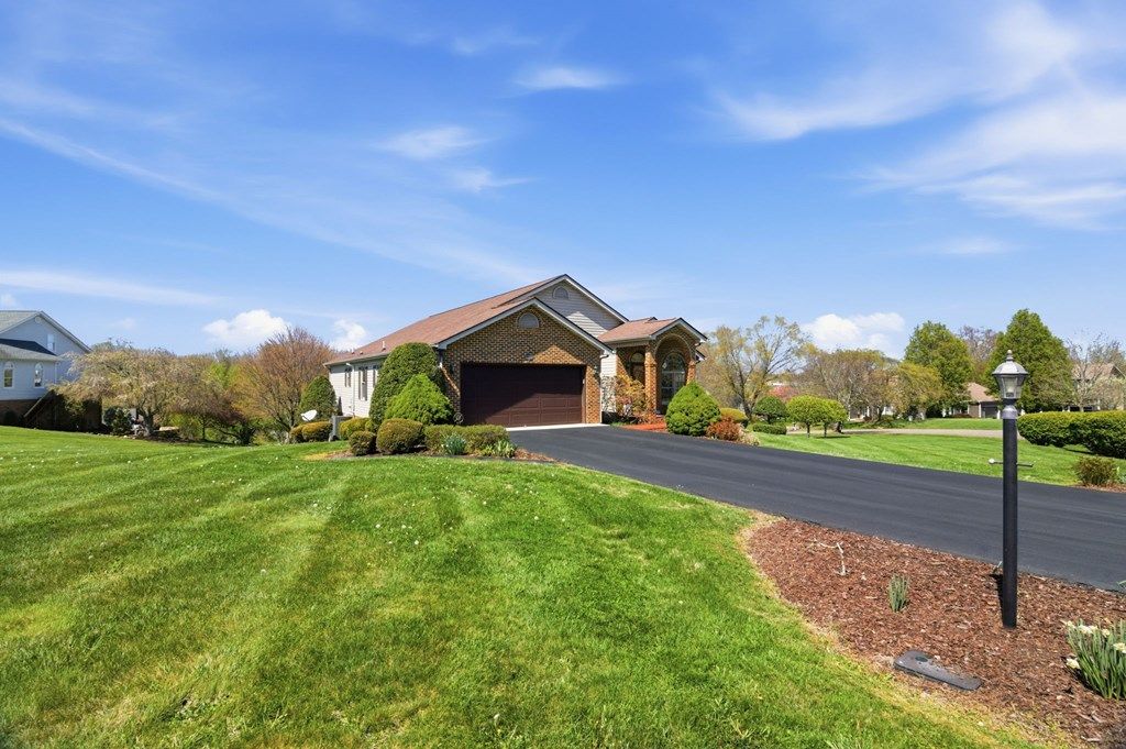 Photo of 19048 Sterling Dr, Abingdon, VA 24211 (MLS # 109604)