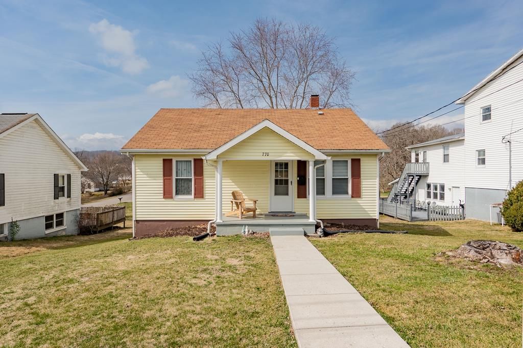 Photo of 770 W Washington St, Wytheville, VA 24382 (MLS # 109563)