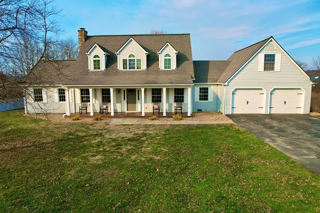 Photo of 630 Colecrest Dr, Chilhowie, VA 24319 (MLS # 109138)