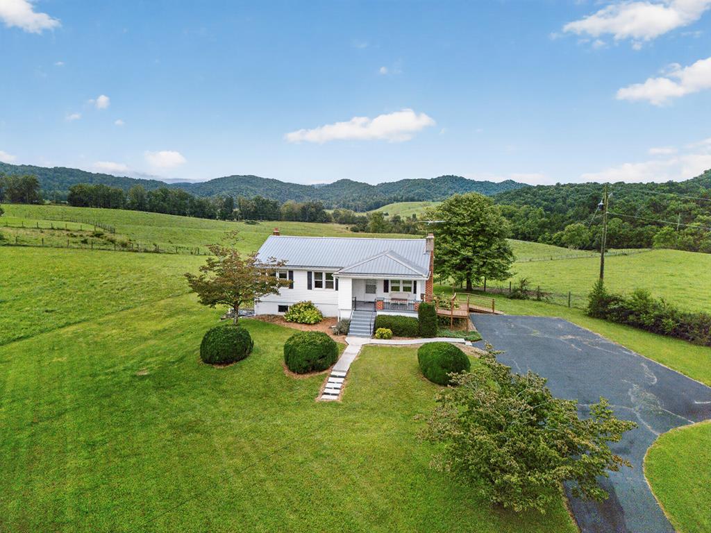Photo of 28107 Minton Ln, Abingdon, VA 24211 (MLS # 111351)