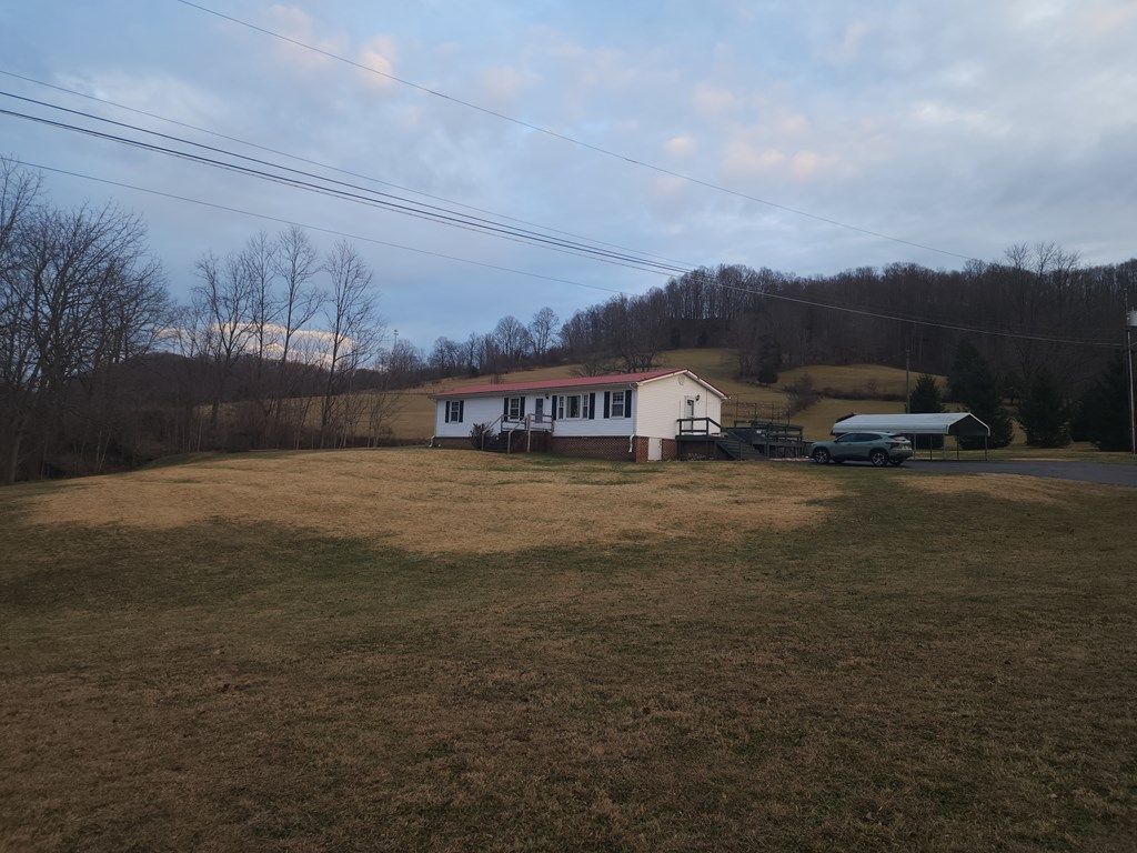 Photo of 219 Easy Street, Cedar Bluff, VA 24609 (MLS # 104424)