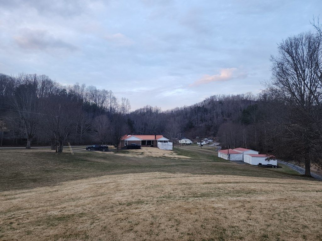 Photo of 219 Easy Street, Cedar Bluff, VA 24609 (MLS # 104424)