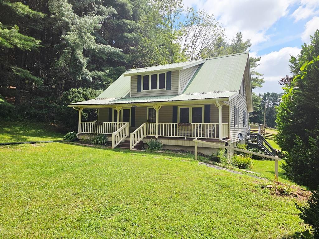 Photo of 133 Soapstone Rd, Galax, VA 24333 (MLS # 100875)