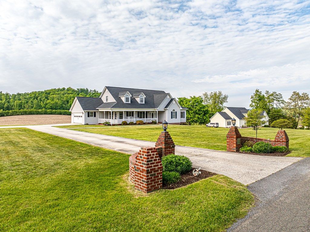 Photo of 29349 Hawthorne Drive, Meadowview, VA 24361 (MLS # 110293)