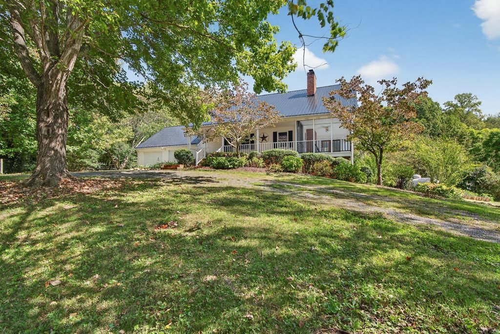 Photo of 31495 Cornett Rd, Damascus, VA 24236 (MLS # 103635)