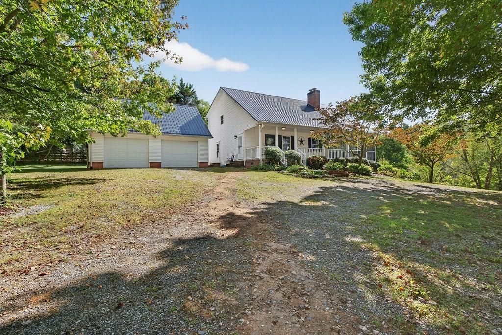 Photo of 31495 Cornett Rd, Damascus, VA 24236 (MLS # 103635)