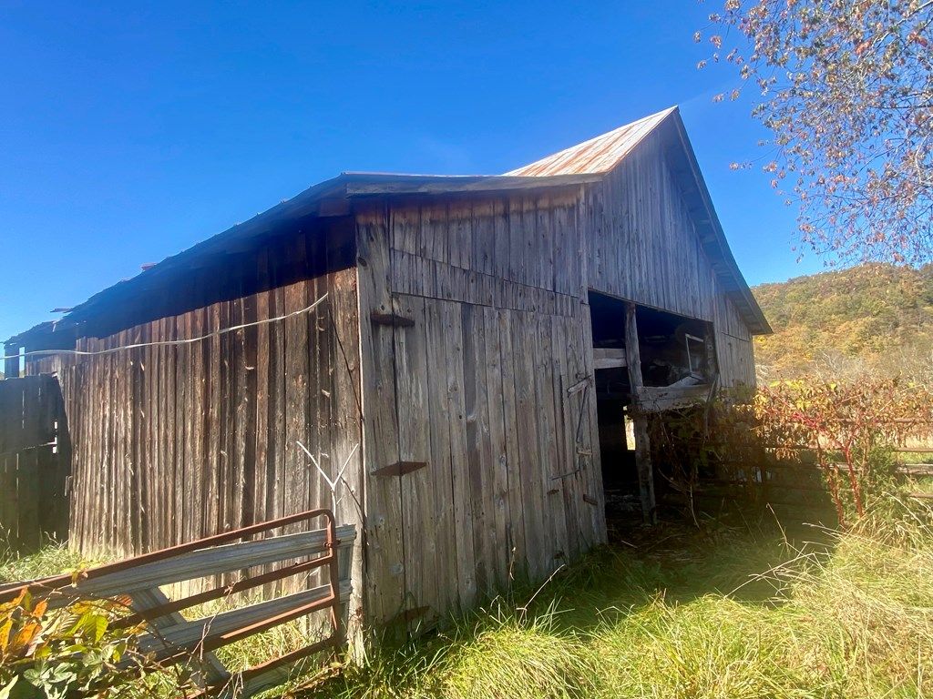 Photo of 3 W Lee Highway #3, Wytheville, VA 24382 (MLS # 103868)
