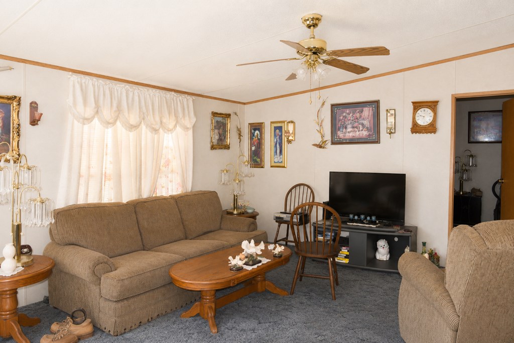 1402 Campbell Hollow Rd