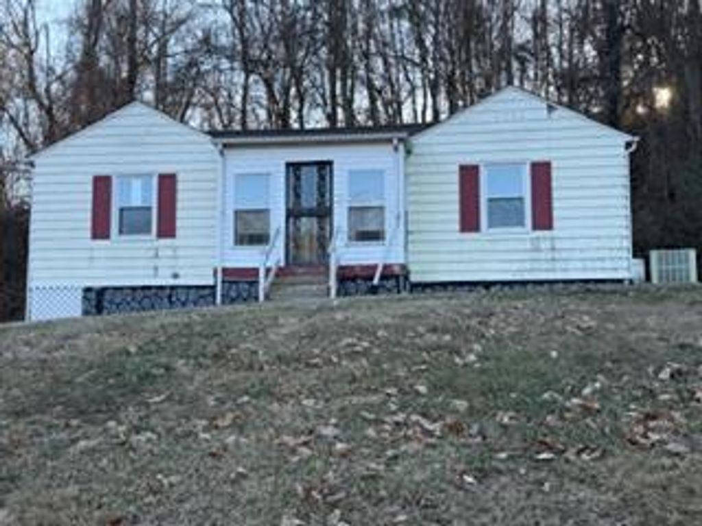 Photo of 1169 Valley Drive, Bristol, VA 24201 (MLS # 105817)