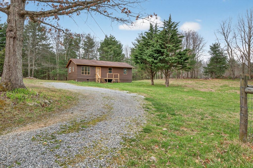 Photo of 625 Belle Hollow Rd, Chilhowie, VA 24319 (MLS # 109396)