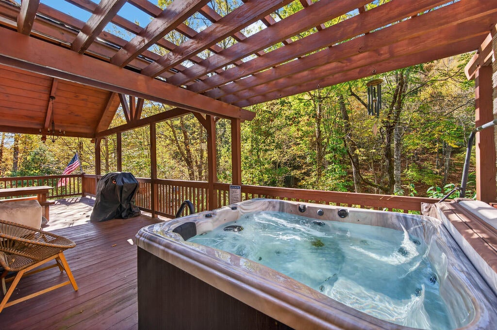 Photo of 307 Current Lp Loop, Hillsville, VA 24343 (MLS # 112389)