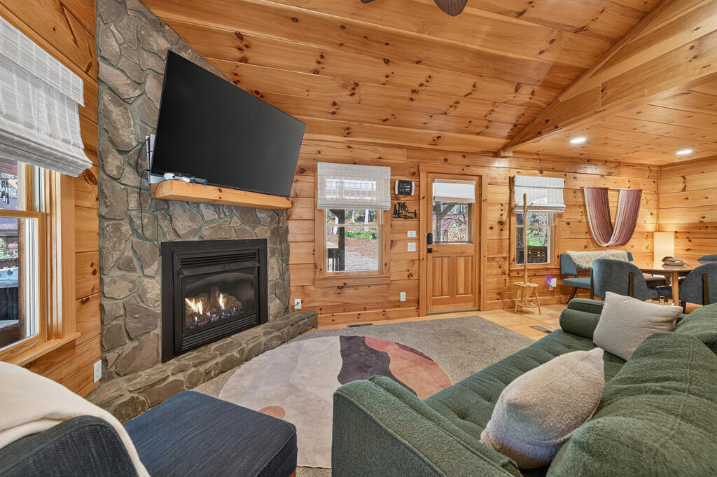 Photo of 307 Current Lp Loop, Hillsville, VA 24343 (MLS # 112389)