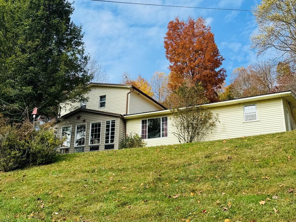 Photo of 971 Old Quaker Road, Galax, VA 24333 (MLS # 103927)