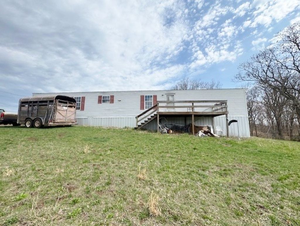 Photo of 122 Firelight Lane #B, Max Meadows, VA 24360 (MLS # 109282)