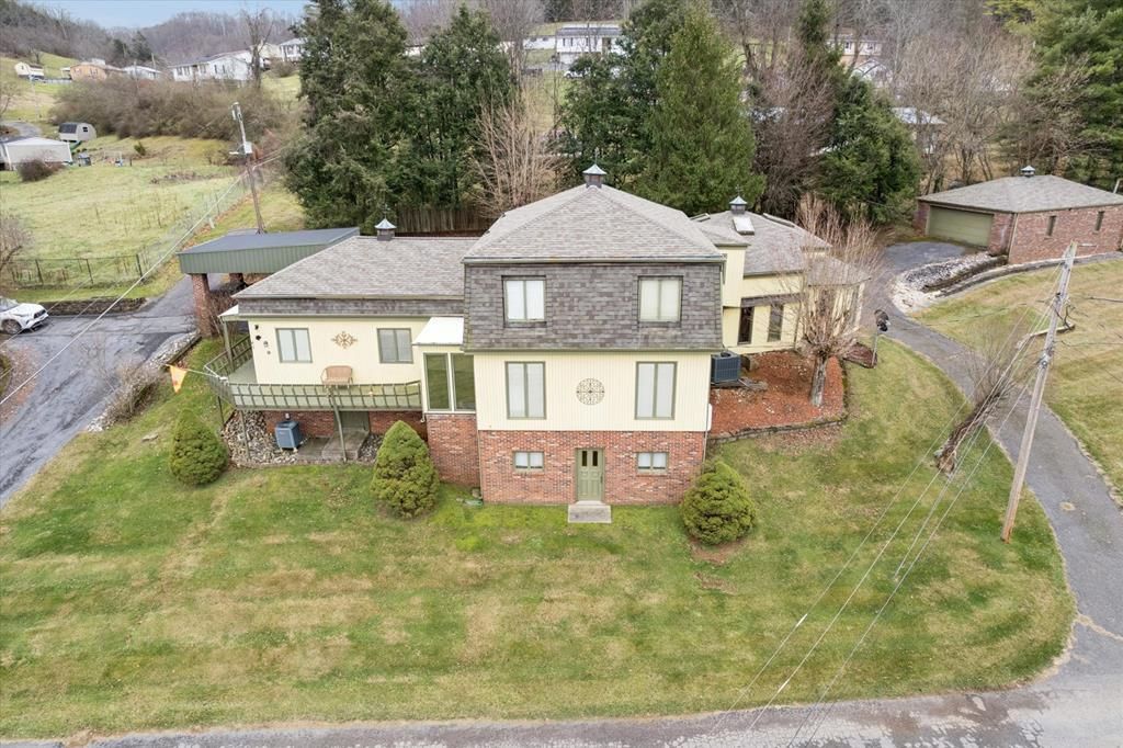 Photo of 43 Redwood Dr, Honaker, VA 24260 (MLS # 104345)